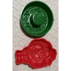 VINTAGE Holiday Christmas Jello Molds Set of 2 Wreath & Santa Claus Plastic